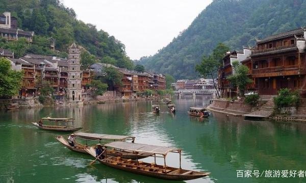 热烈祝贺中国湖南地区纺织品、建材家具、美容保健品、日用百货、汽车、房产家居商品网上网下客户引流交易会隆重开起！cotv全球直播、中网市场、大号会展为您专题发布！