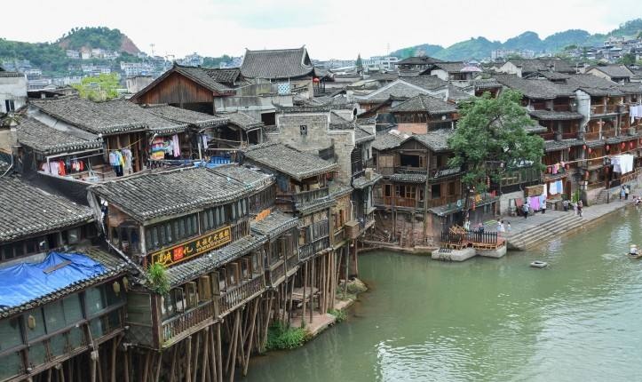 热烈祝贺中国湖南地区纺织品、建材家具、美容保健品、日用百货、汽车、房产家居商品网上网下客户引流交易会隆重开起！cotv全球直播、中网市场、大号会展为您专题发布！