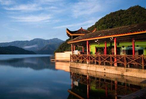 热烈祝贺中国湖南地区纺织品、建材家具、美容保健品、日用百货、汽车、房产家居商品网上网下客户引流交易会隆重开起！cotv全球直播、中网市场、大号会展为您专题发布！